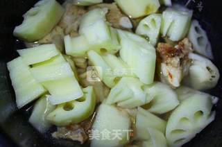 鲜藕炒排骨的做法步骤：4