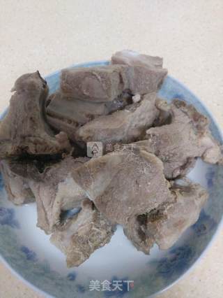 家常红烧排骨的做法步骤：1