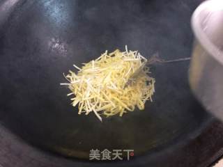 韭黄炒茶干的做法步骤：2