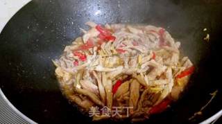 香芹豆皮炒肉丝的做法步骤：11