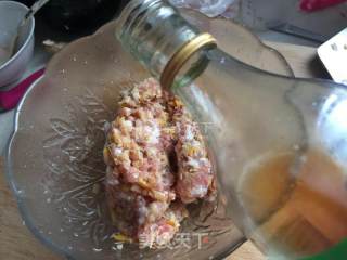 黄花菜肉春卷的做法步骤：4
