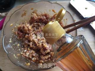 黄花菜肉春卷的做法步骤：7