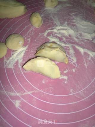 韭菜鸡蛋水饺的做法步骤：11