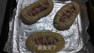 最受大众欢迎的面包——肠仔沙拉包的做法步骤：7