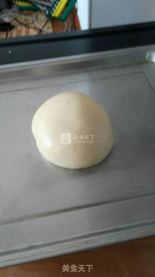 巨型双层黑椒猪肉汉堡(๑•̀ㅂ•́)و✧的做法步骤：2