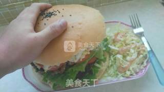 巨型双层黑椒猪肉汉堡(๑•̀ㅂ•́)و✧的做法步骤：12