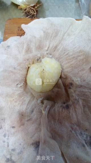 白菜虾仁水饺的做法步骤：2