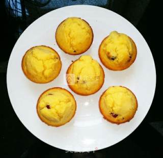 蔓越莓玉米粉马芬(CRANBERRY CORNBREAD MUFFINS)的做法步骤：7