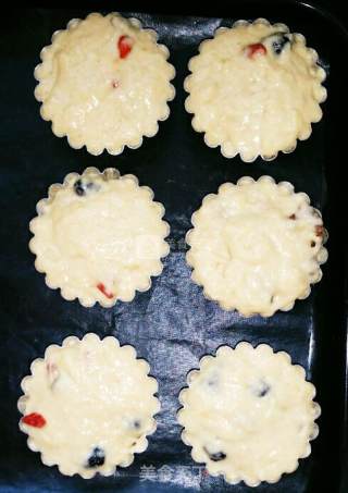 莓果马芬(BUTTERMILK BERRY MUFFINS)的做法步骤：5