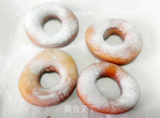 小朋友的最爱——甜甜圈的做法步骤：11