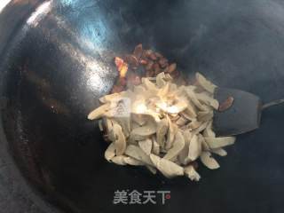 五花肉焖面筋的做法步骤：6