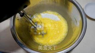 小熊维尼海绵蛋糕的做法步骤：2