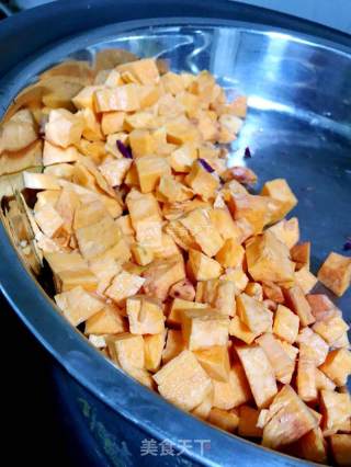 椰汁红豆三色芋圆西米露的做法步骤：4