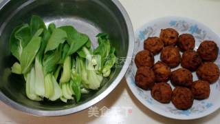 溜豆腐丸子的做法步骤：1