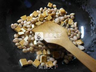 香干炒花生米的做法步骤：5
