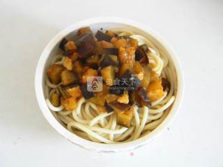 茄丁素面的做法步骤：7
