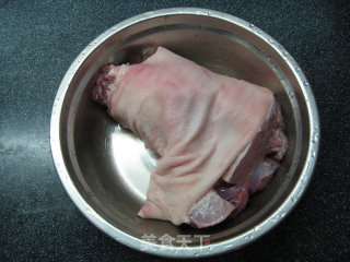 京味春饼 —— 烙饼肘子摊鸡蛋的做法步骤：1