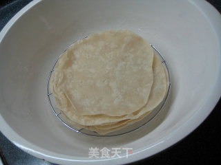 京味春饼 —— 烙饼肘子摊鸡蛋的做法步骤：22