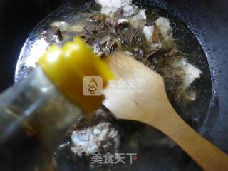 笋干菜烧龙骨的做法步骤：7