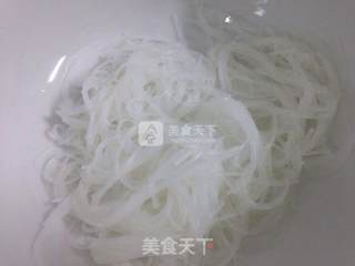 墨鱼仔蒸粉丝的做法步骤：2
