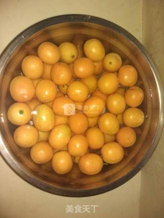 糖渍金桔的做法步骤：1