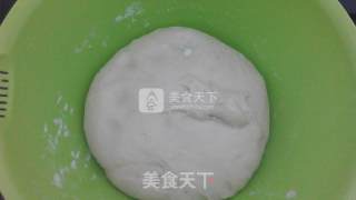 卷起吃也够味——火腿芝士小卷包的做法步骤：1