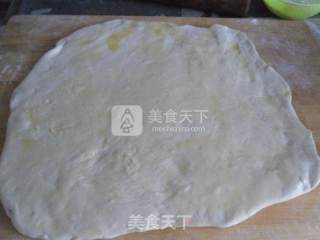 椒盐发面卷的做法步骤：4