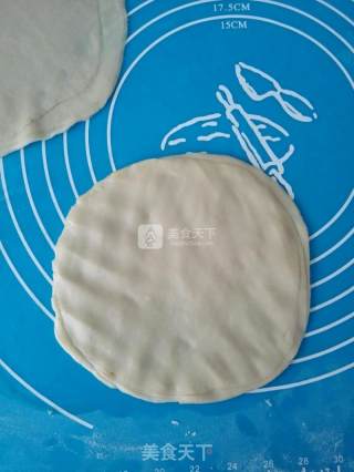 舌尖上的春饼～～东北筋饼的做法步骤：5