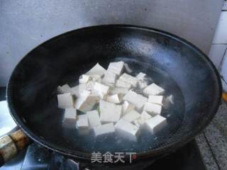 金沙豆腐的做法步骤：2