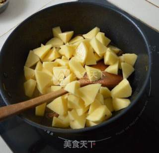 土豆烧肉的做法步骤：7