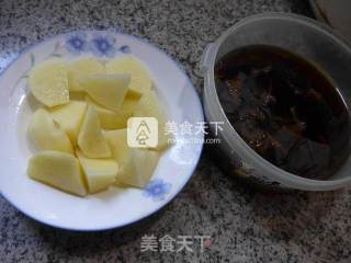 笋干菜煮土豆的做法步骤：1