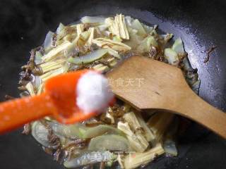 梅干菜腐竹煮夜开花的做法步骤：8