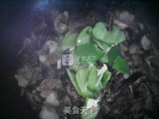 蘑菇炒肉的做法步骤：5