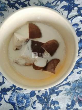 椒盐香菇的做法步骤：5