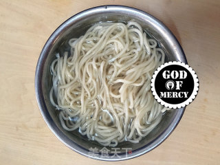 最暖心的一碗牛骨汤&牛肉味噌面的做法步骤：7