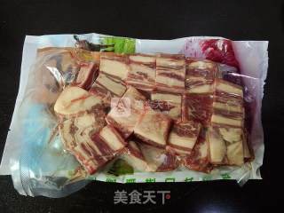杂蔬小牛腩浓汤的做法步骤：1