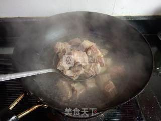 杂蔬小牛腩浓汤的做法步骤：4