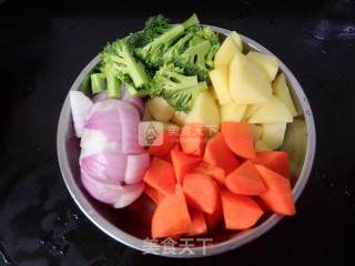 杂蔬小牛腩浓汤的做法步骤：7