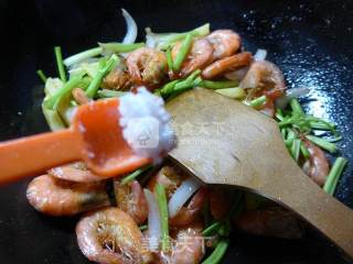 干锅鲜虾的做法步骤：7