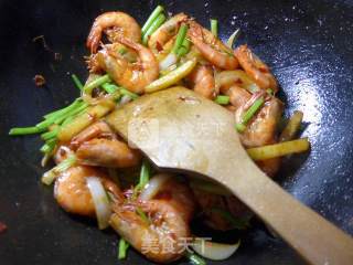 干锅鲜虾的做法步骤：8