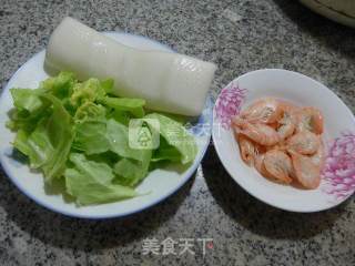 江白虾圆白菜年糕汤的做法步骤：1