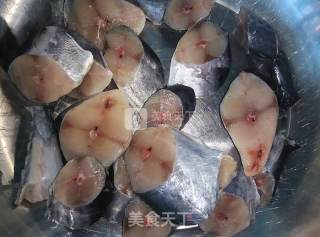 熏鲅鱼的做法步骤：2