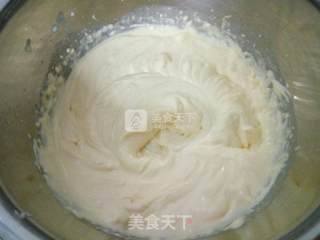 马斯卡彭奶酪纸杯蛋糕的做法步骤：3