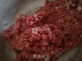 木耳春笋包子的做法步骤：1