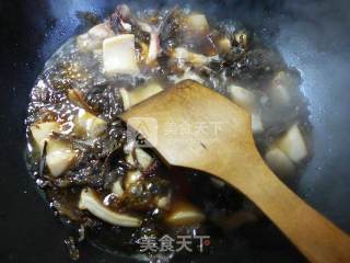 笋干菜烧墨鱼鲞的做法步骤：10