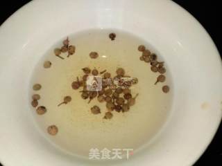 马蹄鲜肉水饺的做法步骤：1