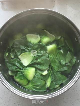 鲜虾菜肉小馄饨的做法步骤：2