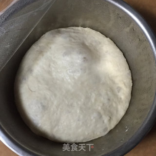 浓郁奶香面包的做法步骤：1