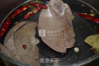卤猪肝的做法步骤：4