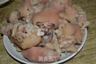 红烧猪蹄的做法步骤：2